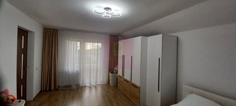 Sabareni, casa 2009, P+1, terasa, garaj, curte 315 mp